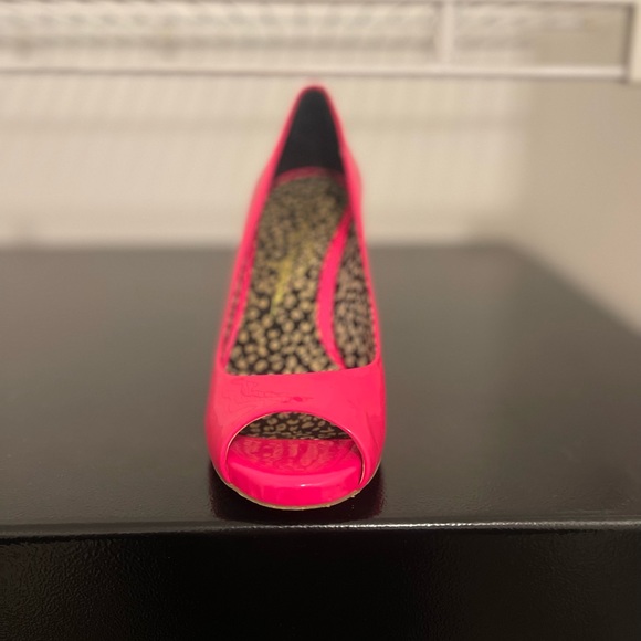 High Heels - Picture 3 of 5